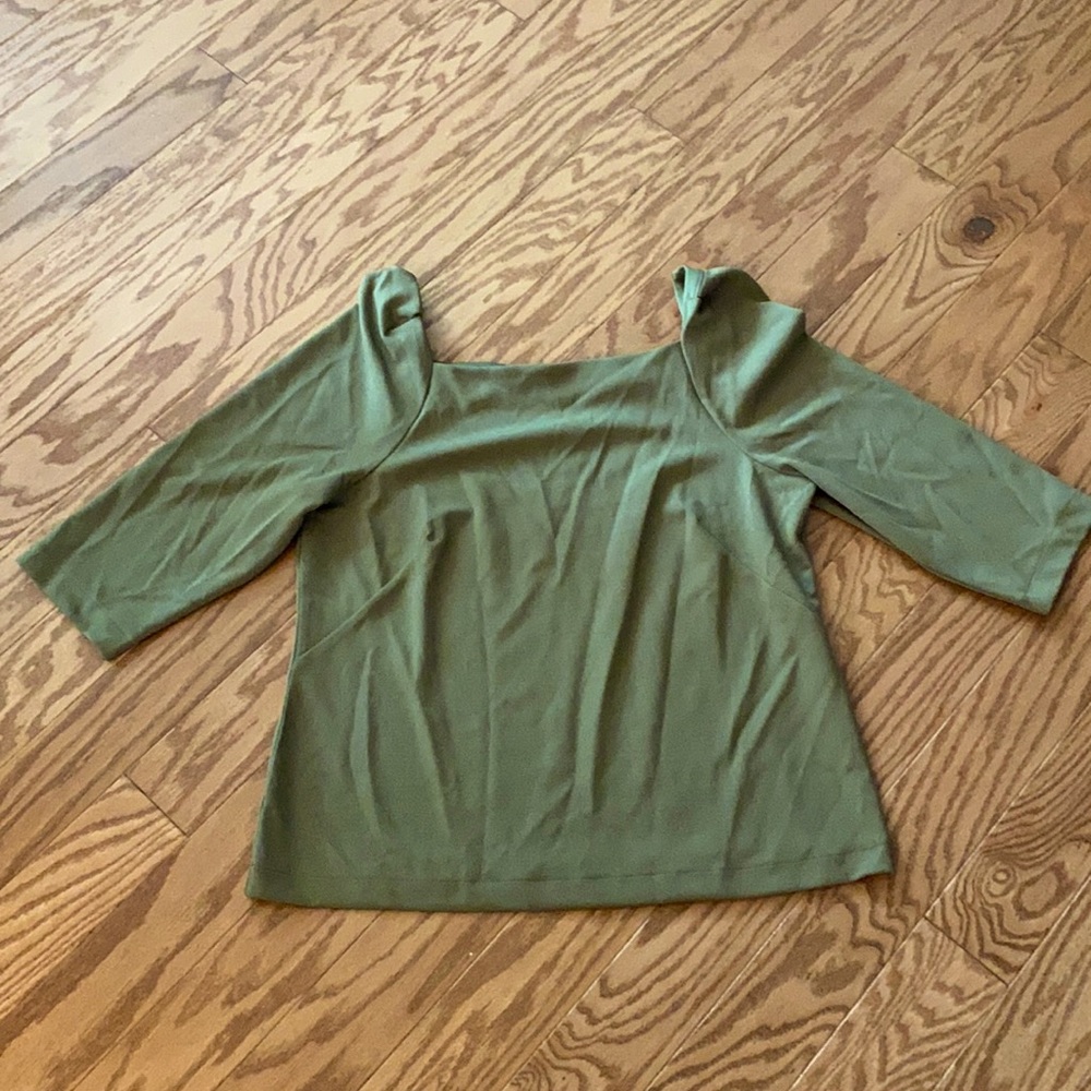 Brand new green top.